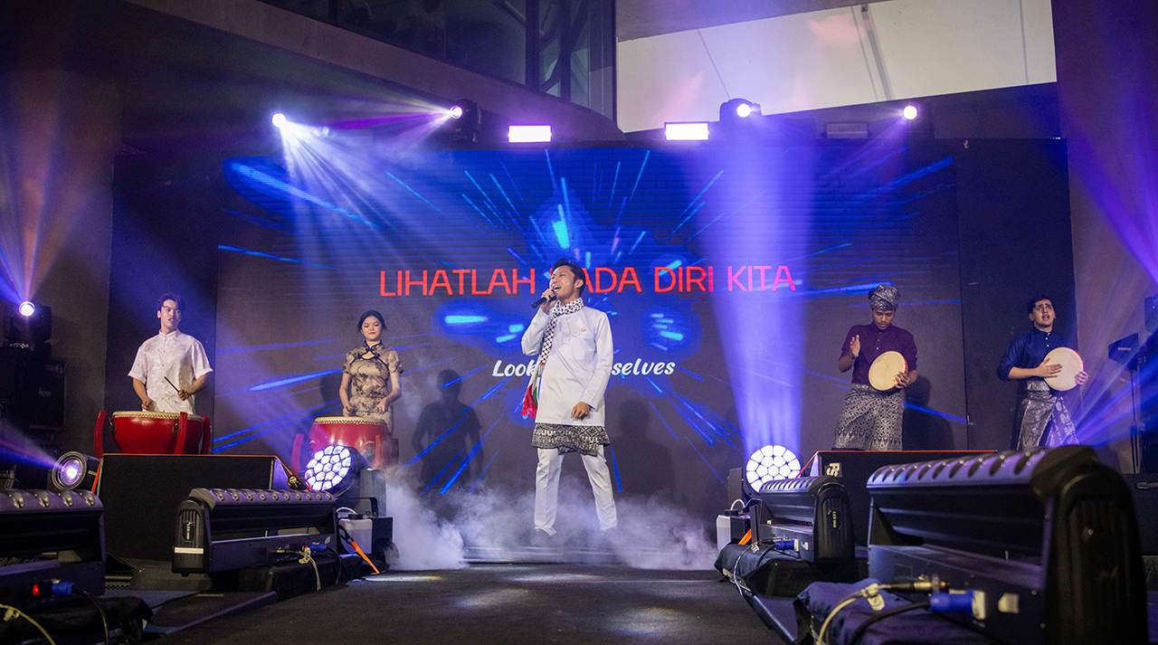 Audience cheering at ICN 2024